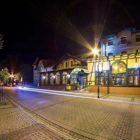 Hotel Alga Устка Екстериор снимка