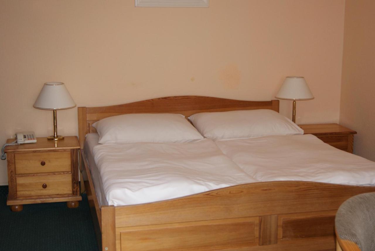 Hotel Alga Устка Екстериор снимка