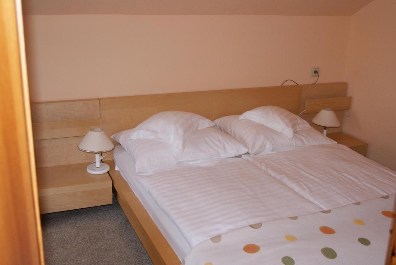 Hotel Alga Устка Екстериор снимка