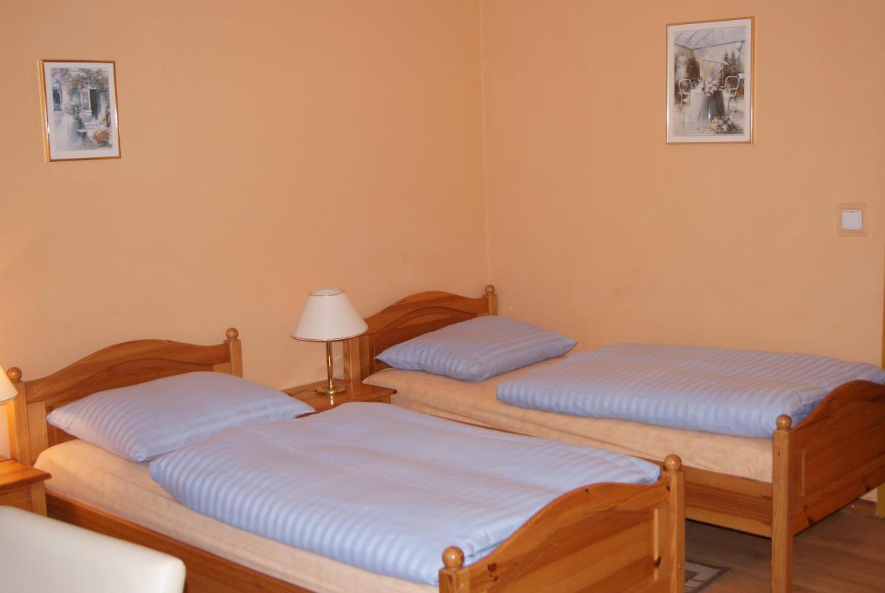 Hotel Alga Устка Екстериор снимка