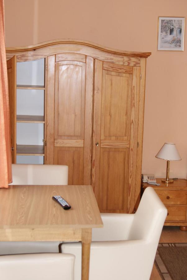 Hotel Alga Устка Екстериор снимка