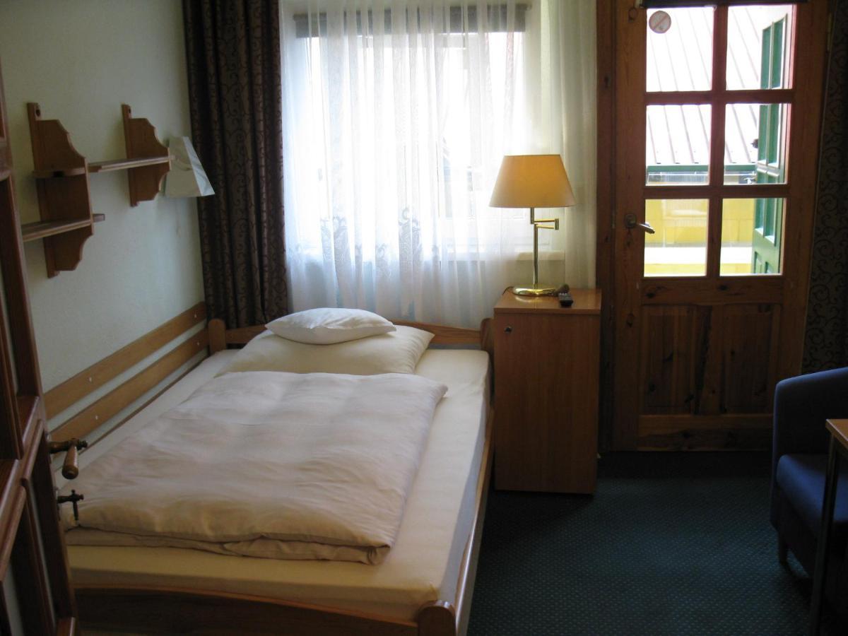 Hotel Alga Устка Екстериор снимка