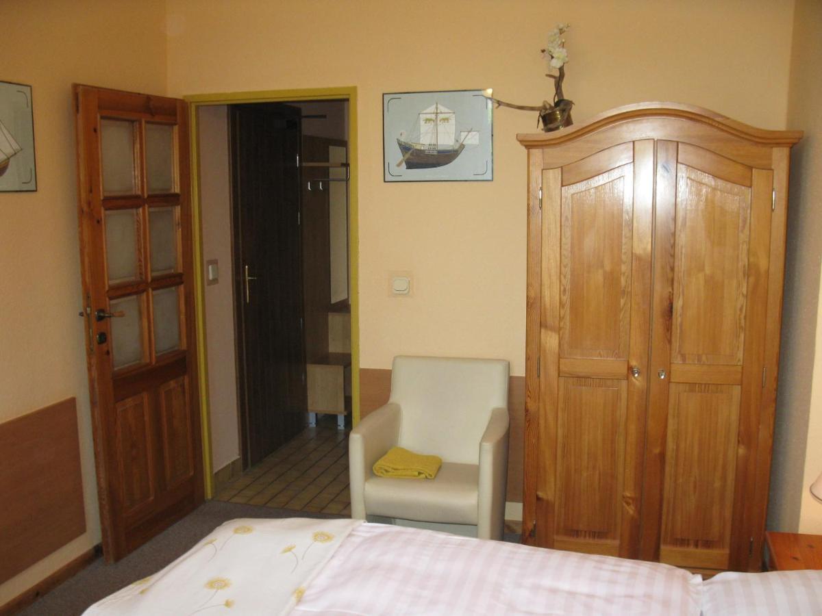 Hotel Alga Устка Екстериор снимка