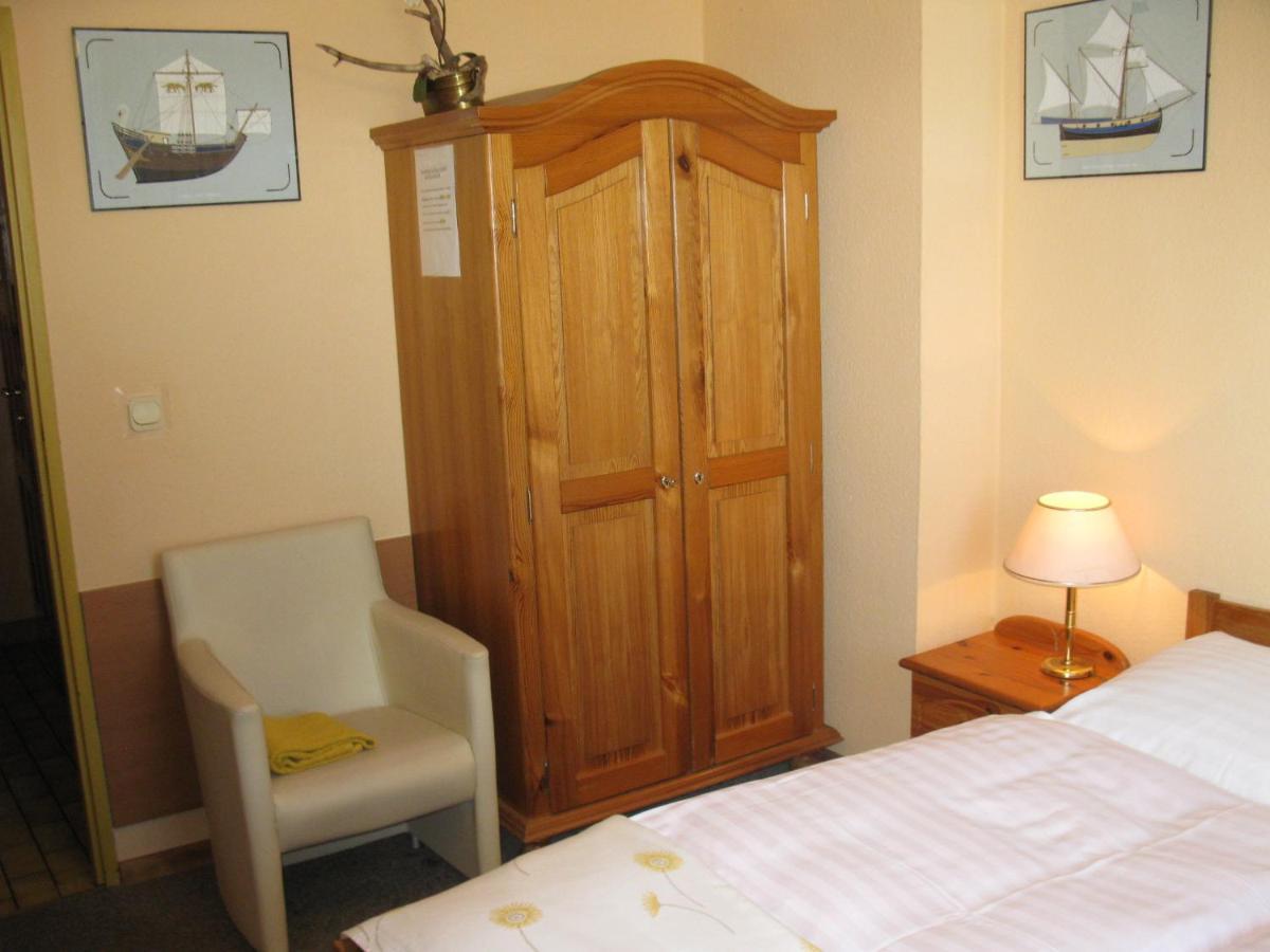 Hotel Alga Устка Екстериор снимка