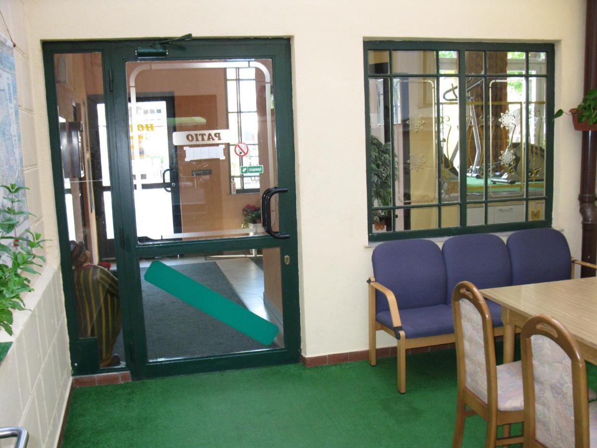 Hotel Alga Устка Екстериор снимка