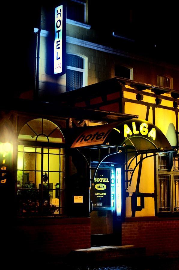 Hotel Alga Устка Екстериор снимка