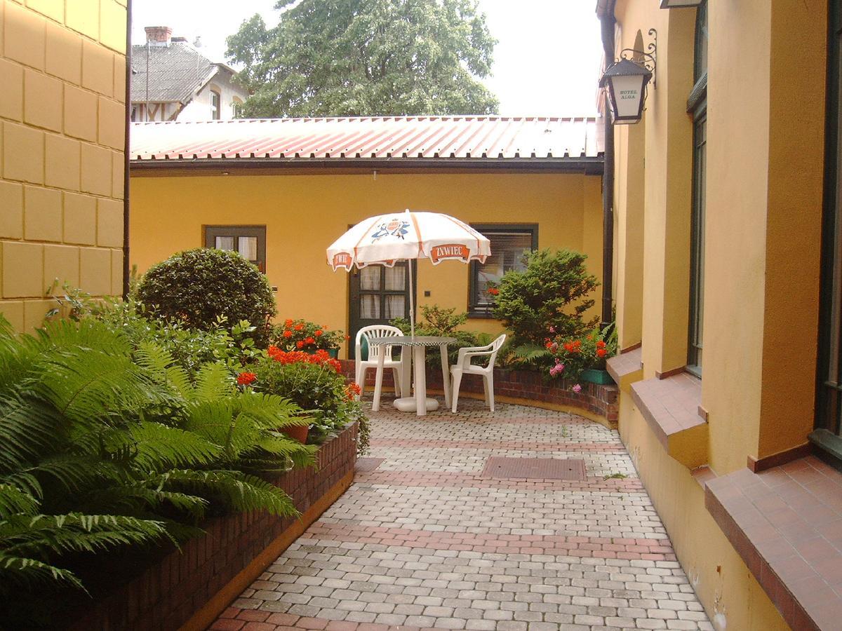Hotel Alga Устка Екстериор снимка