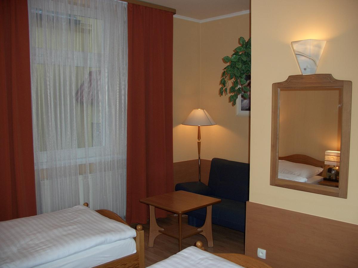 Hotel Alga Устка Екстериор снимка