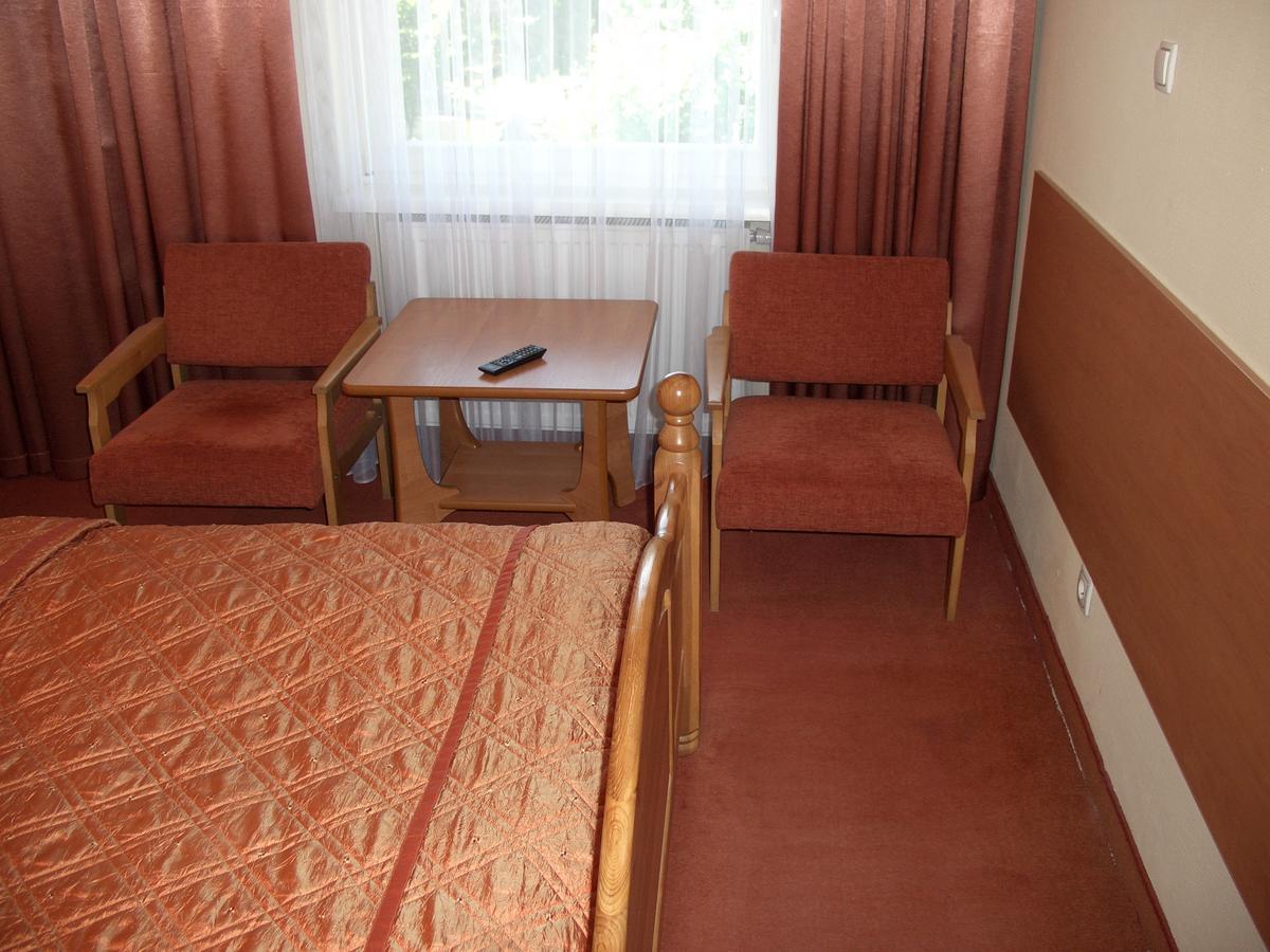 Hotel Alga Устка Екстериор снимка