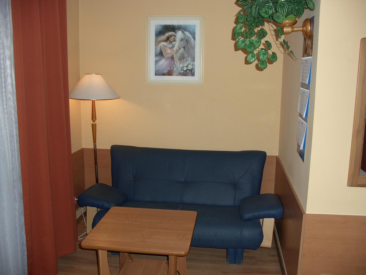 Hotel Alga Устка Екстериор снимка